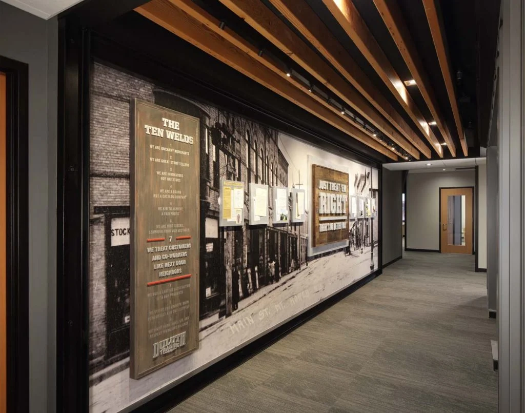 Duluth Trading Company - Display area for graphics