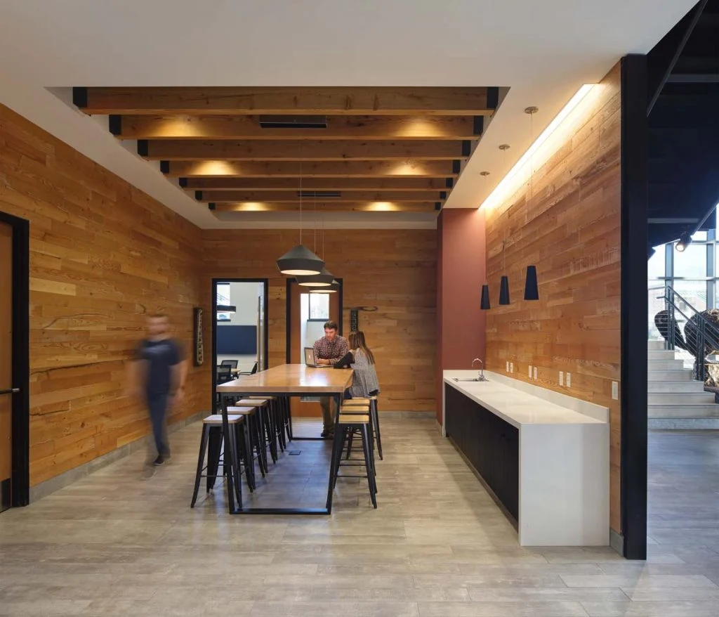 Duluth Trading Company - Informal meeting space