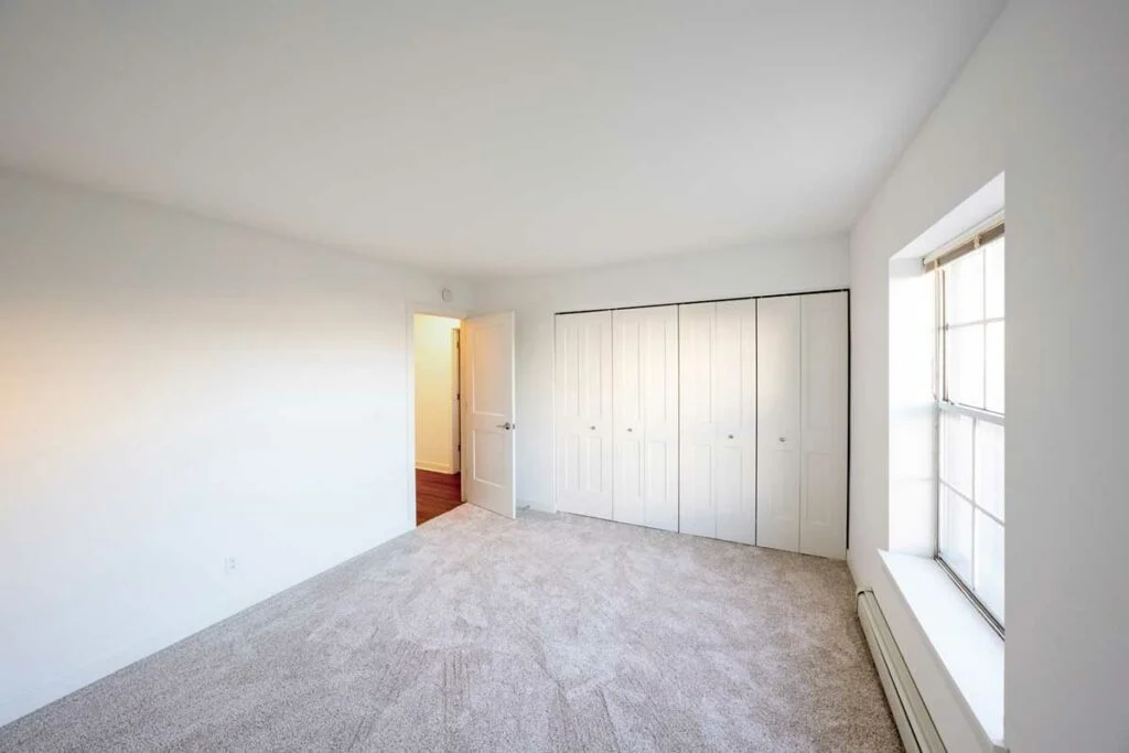 Normandy Apartments bedroom
