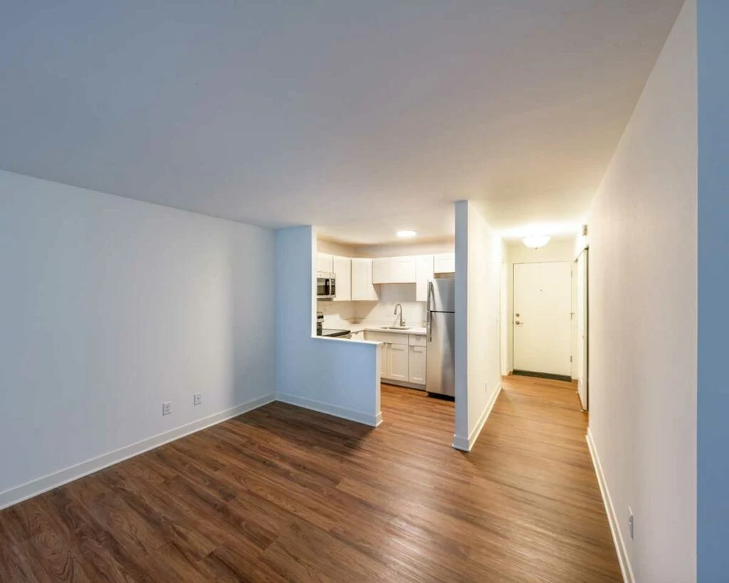 Normandy Apartments room