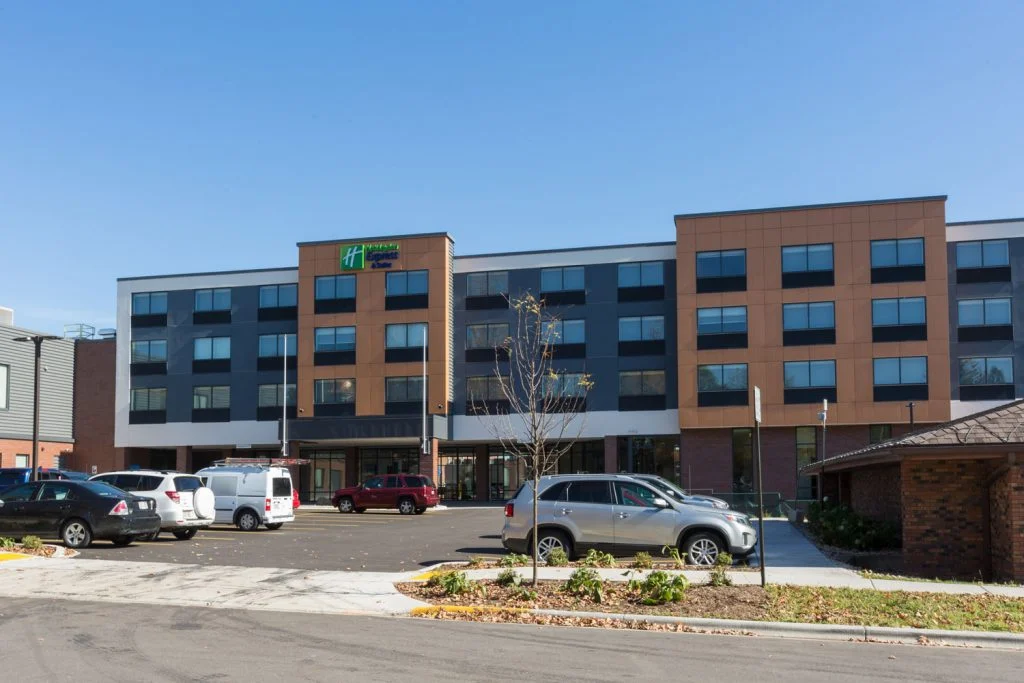 Platteville Holiday Inn Express - Front view