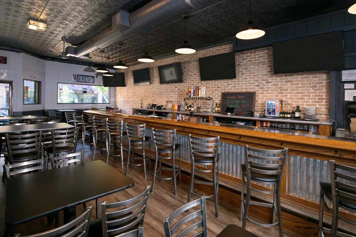 The Walk-On Bar & Grill - Featured-image