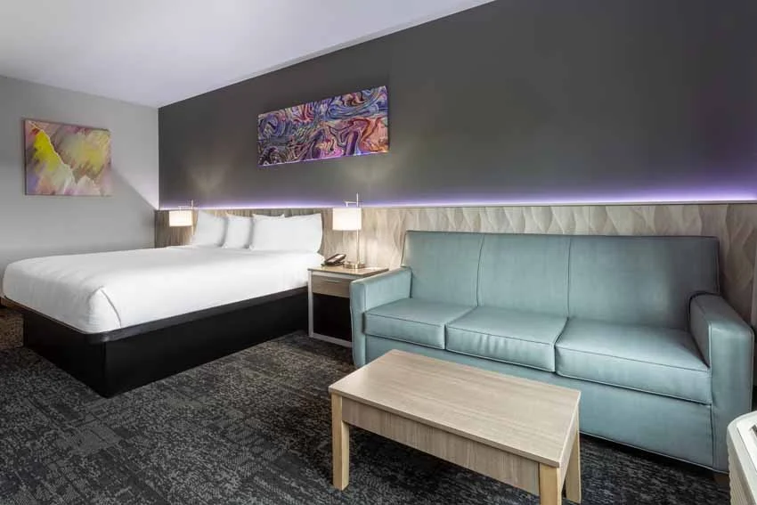 Hotel of the Arts Baymont Inn & Suites Ample seating