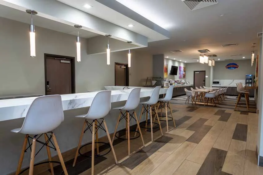 Hotel of the Arts Baymont Inn & Suites Breakfast bar