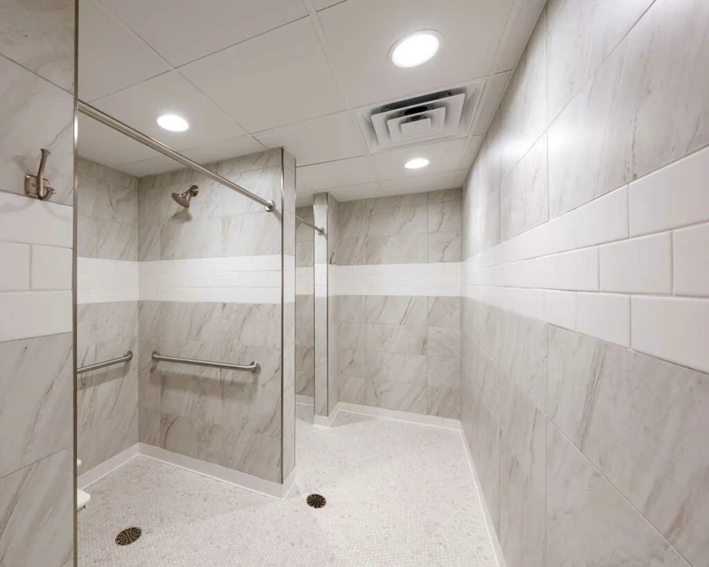 TPC Wisconsin - Women's showers