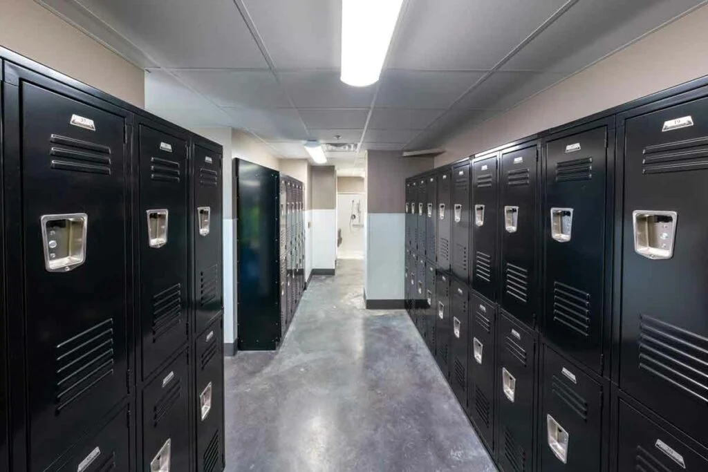 Watco - Locker room